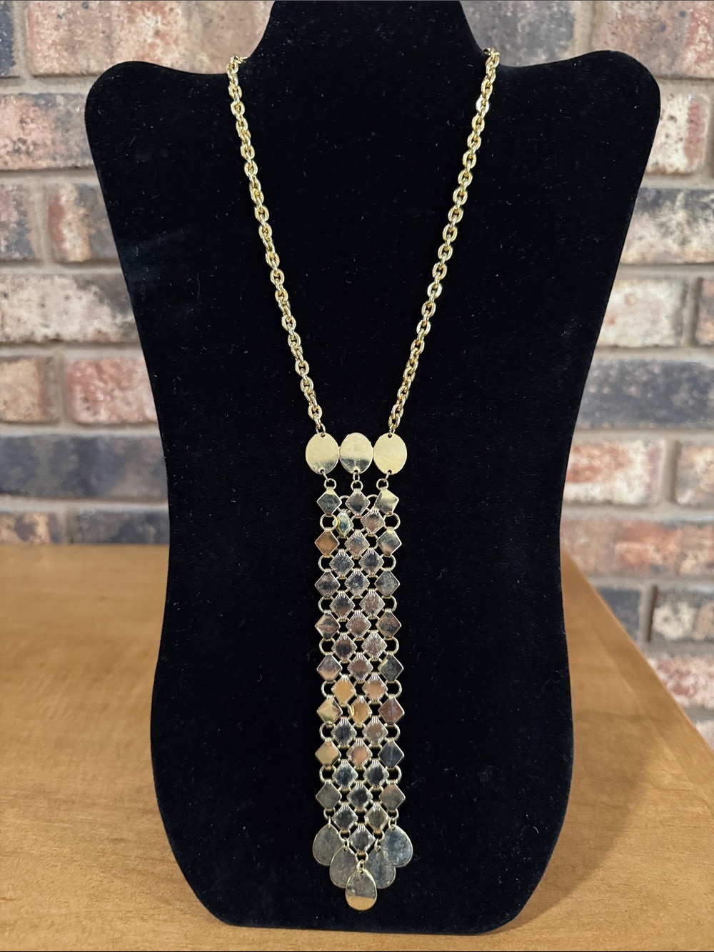 Vintage Unsigned Gold tone Mesh style Statement necklace